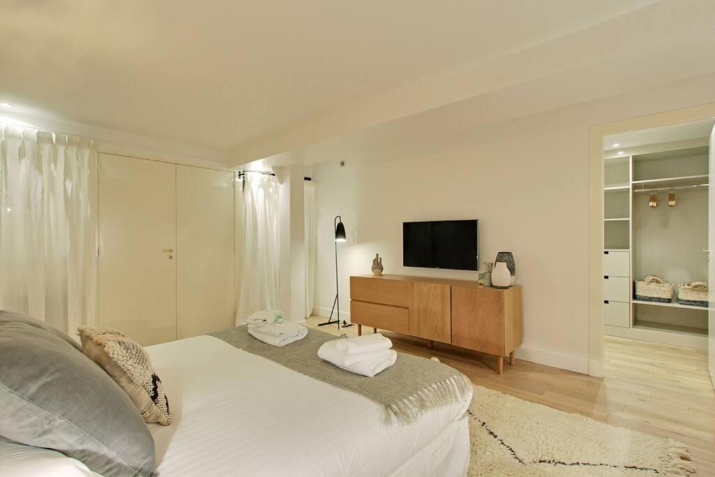 Apartment Amazing Flat In ! Paris