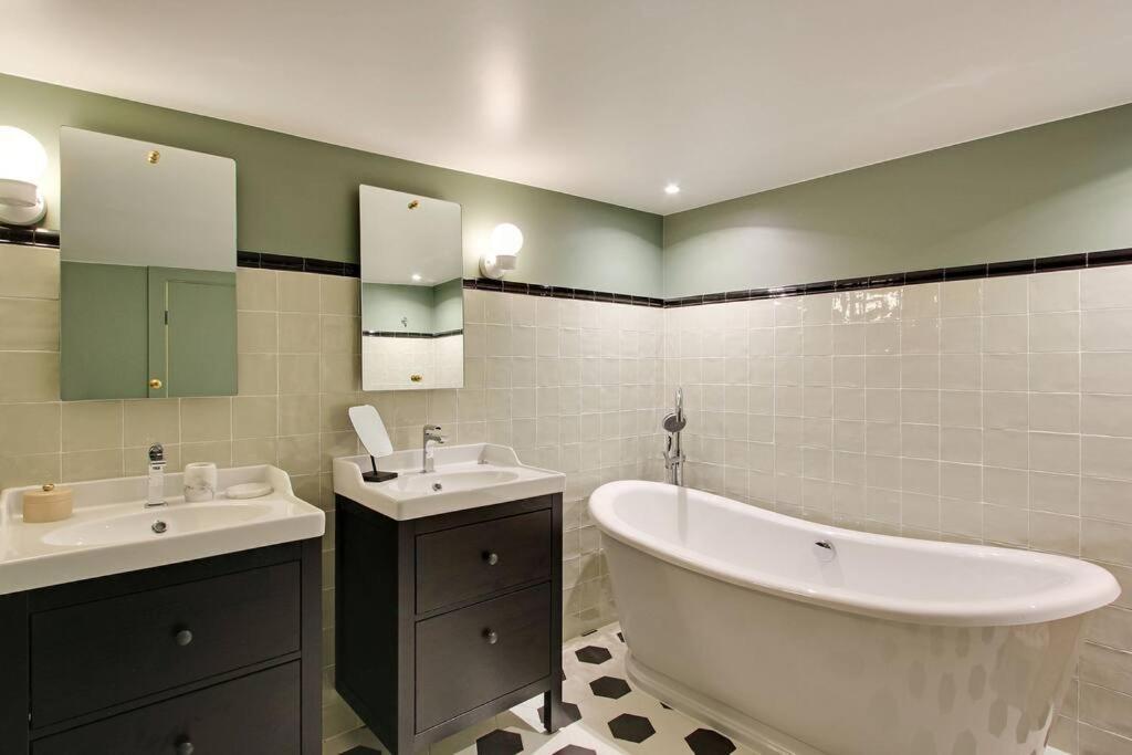 Amazing Flat In !